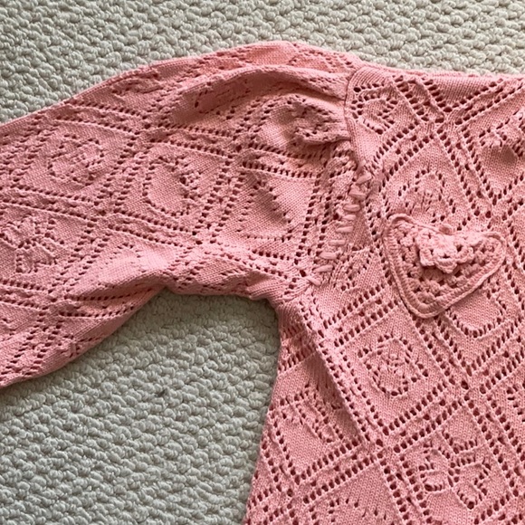 Gorgeous pink eyelet hoodie sweater - Picture 6 of 11